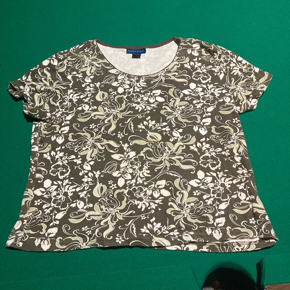 Karen Scott top